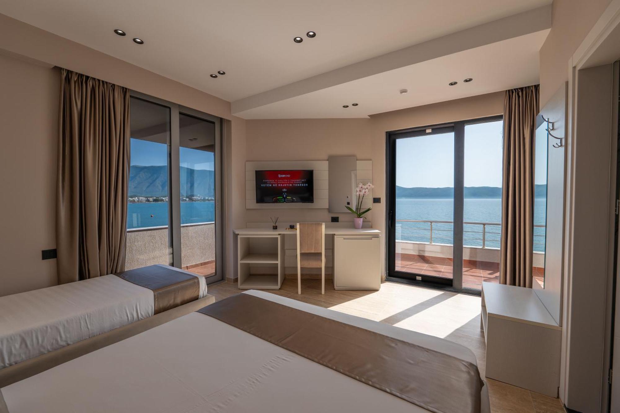 Grand Hotel Aita Radhimë Esterno foto