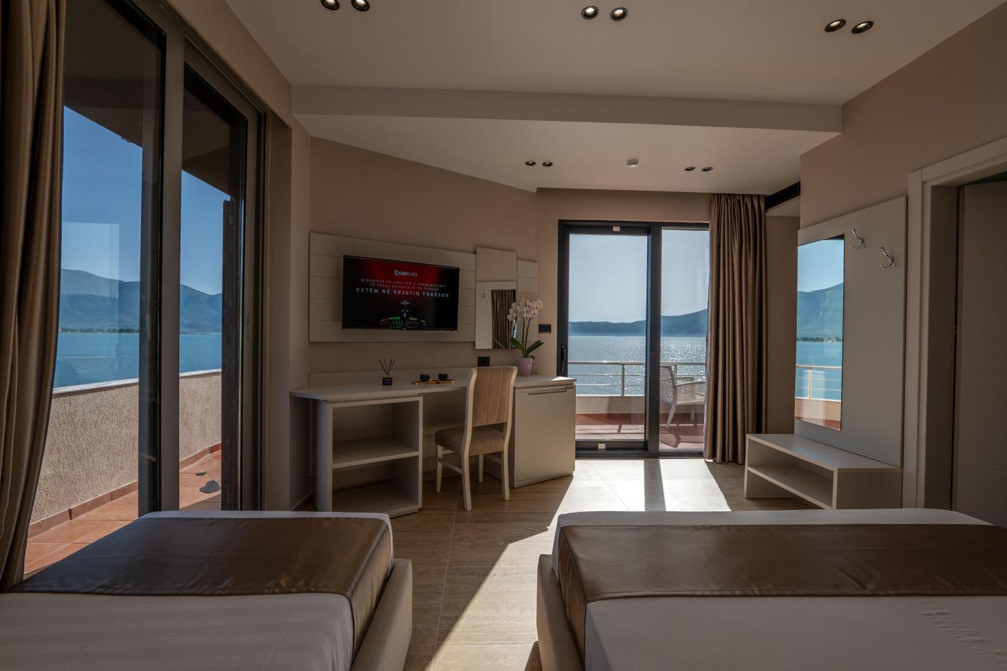 Grand Hotel Aita Radhimë Esterno foto