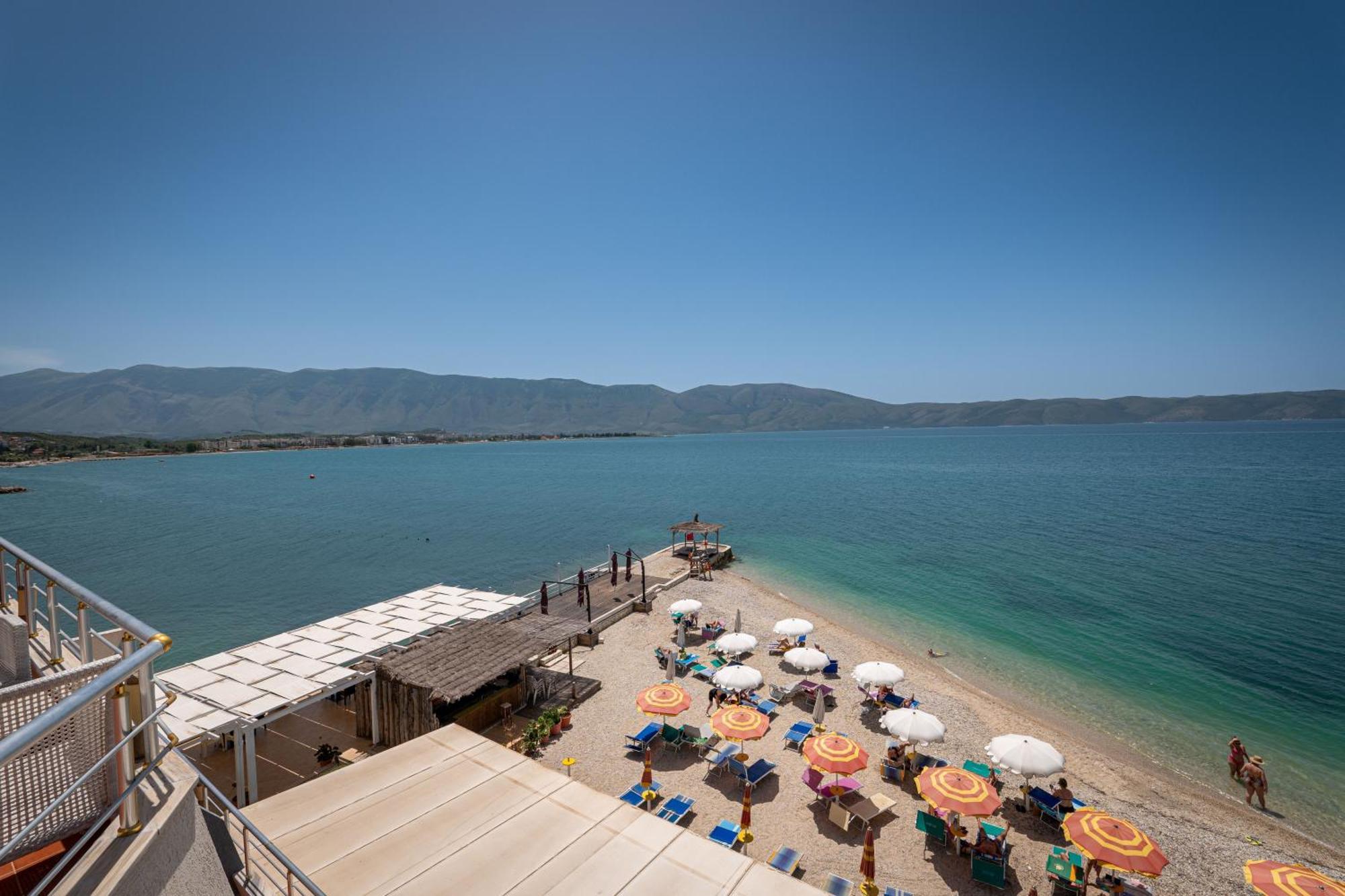 Grand Hotel Aita Radhimë Esterno foto
