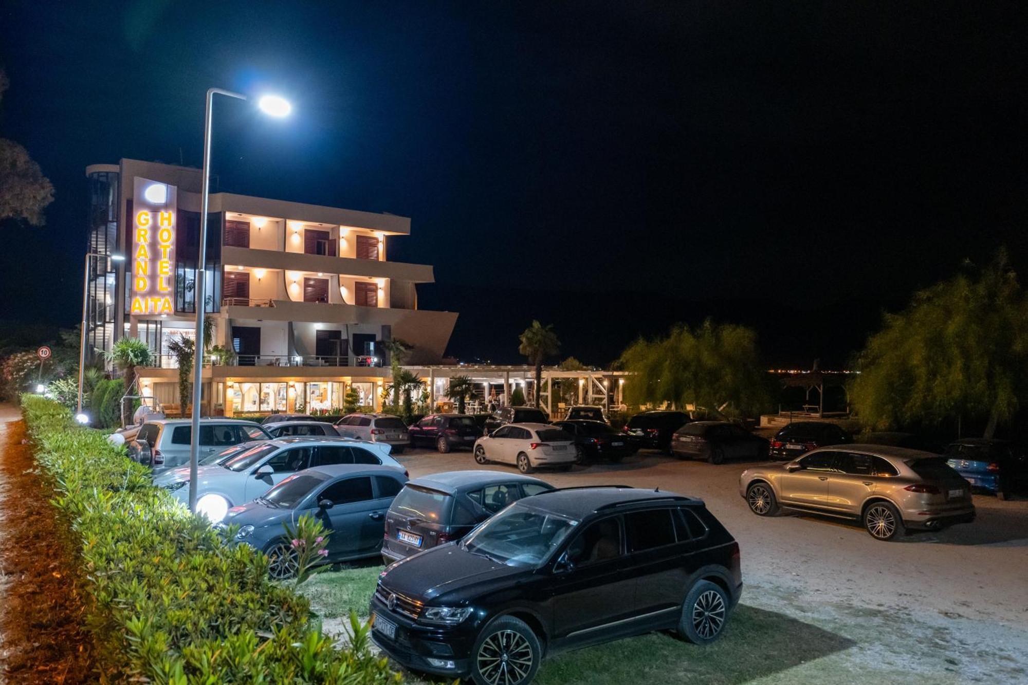 Grand Hotel Aita Radhimë Esterno foto