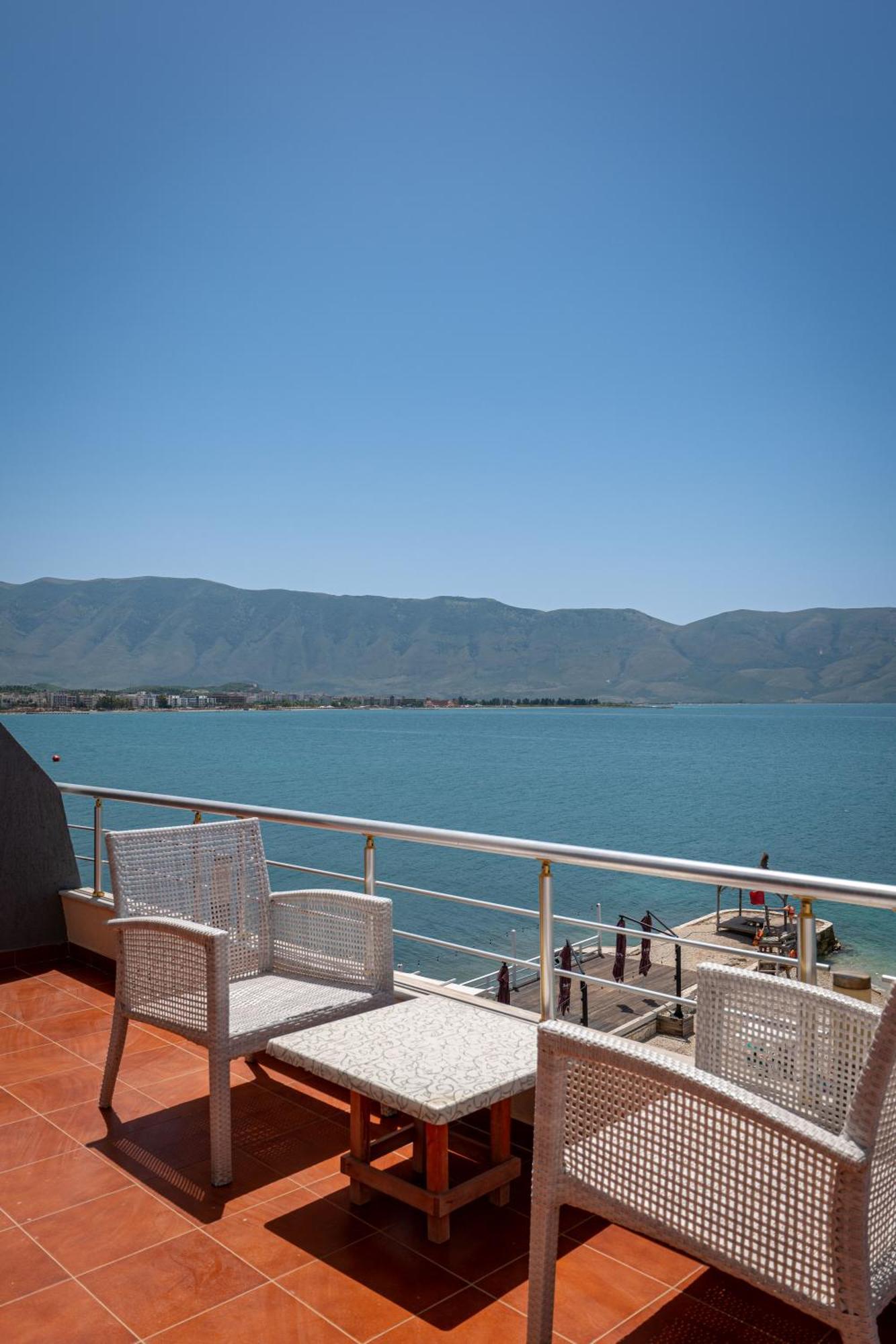 Grand Hotel Aita Radhimë Esterno foto