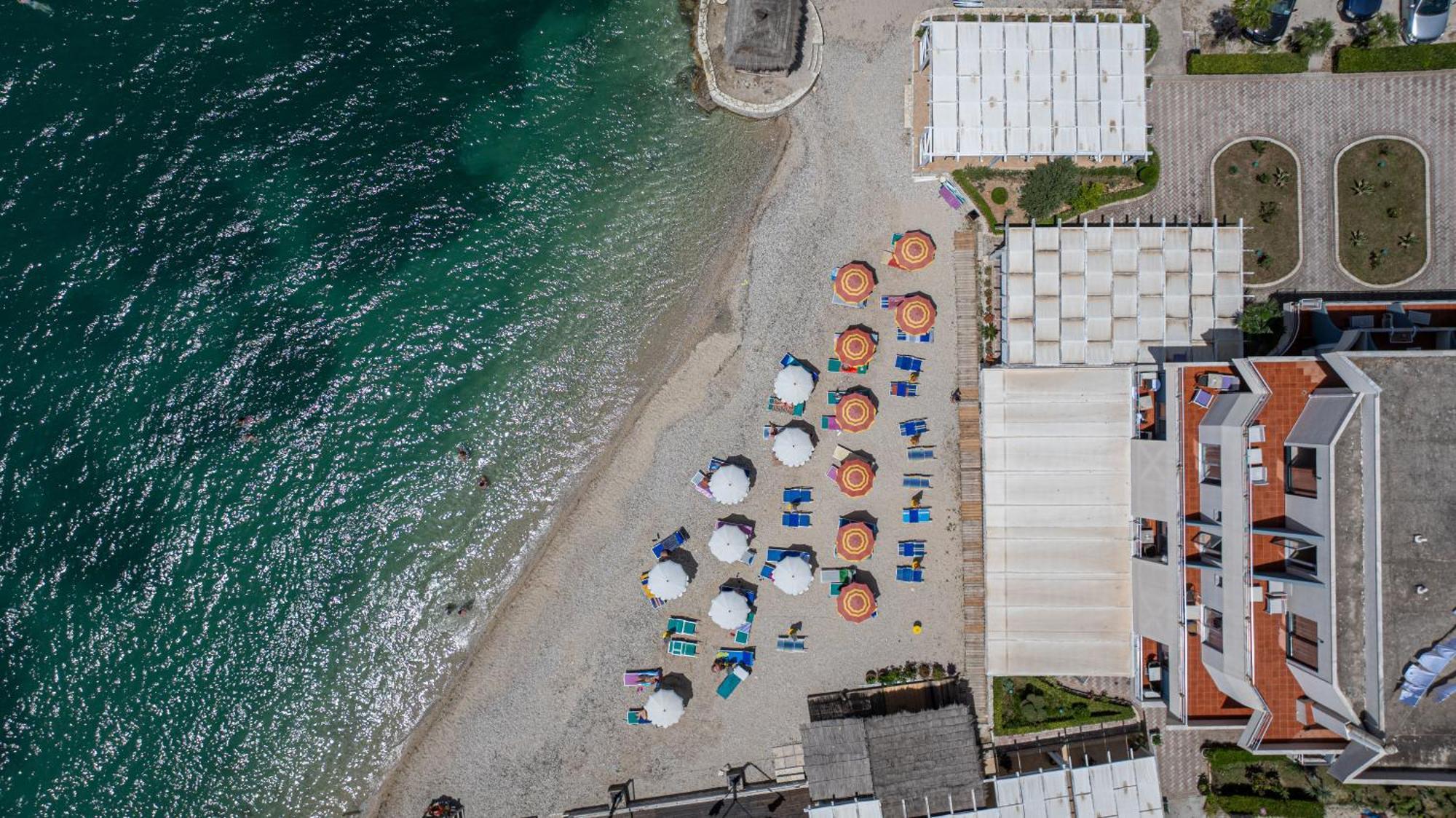 Grand Hotel Aita Radhimë Esterno foto
