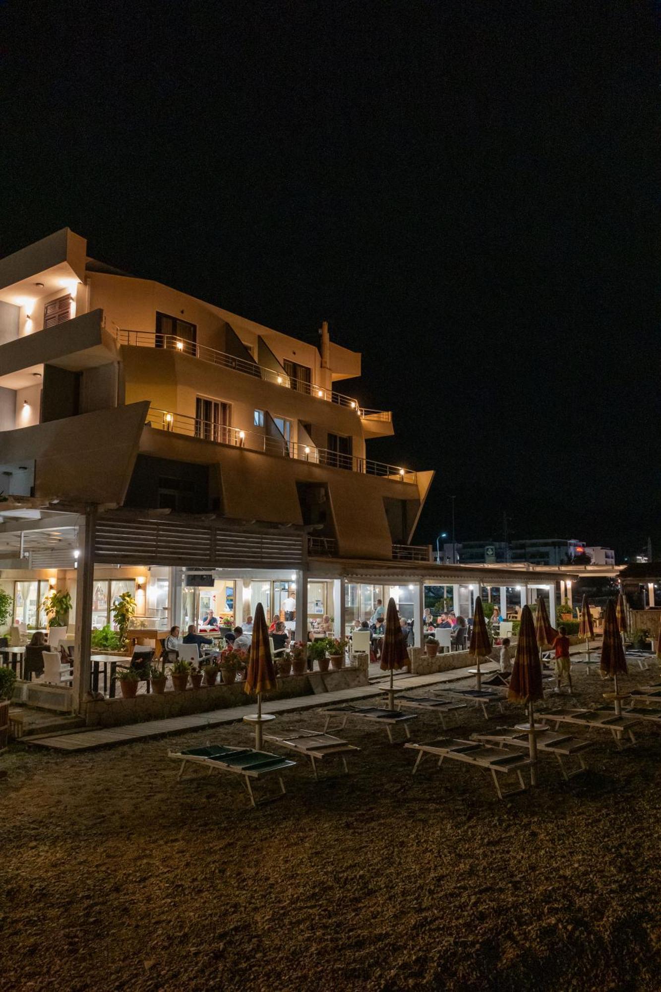 Grand Hotel Aita Radhimë Esterno foto